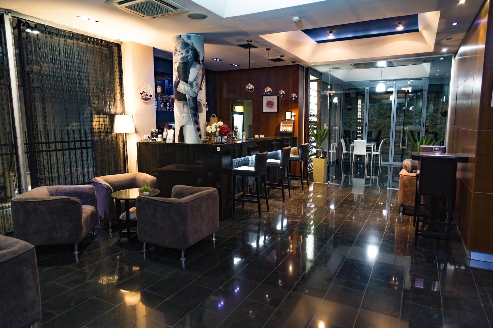 Hotel Dolce International Skopje Exterior photo