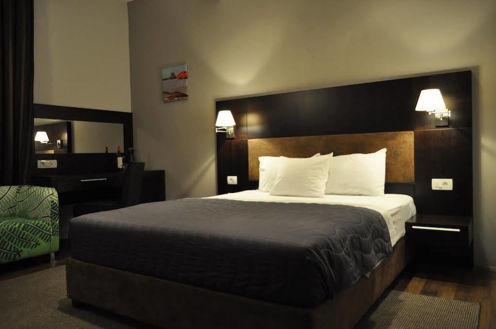 Hotel Dolce International Skopje Exterior photo